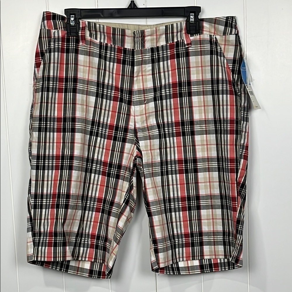 Relativity Womens Short 14  Black Red White Plaid Zip/Slide Fly Pockets NWT